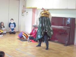 写真:獅子舞を舞っているところです