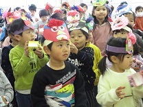 3歳児のお面の写真