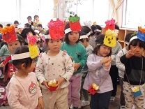 2歳児のお面の写真