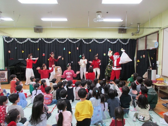 サンタさん登場の様子の写真