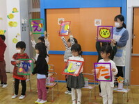 卒園製作を紹介shテイル5歳歳児の様子の写真