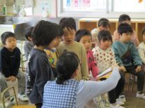 ぞう組さんが司会をする写真