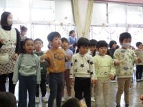 3．4歳のドレミの歌を披露している写真