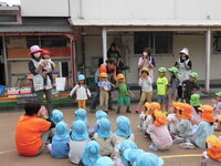 写真:誕生日のうたの様子