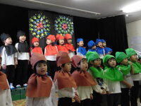 写真:うたをうたっている3歳児