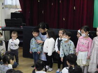 写真:誕生児のインタビュー