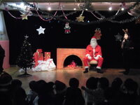 写真:サンタクロースの登場