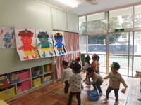 写真:豆まきをしている様子