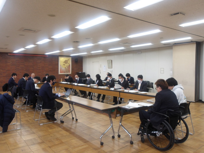 会議の様子を写した写真