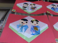 写真:1歳児のひな人形製作