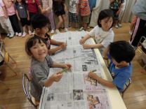 写真:グリンピースさやむき2