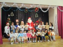 うさぎ組サンタさんと集合写真