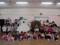 エコクマエコアラとらいおん組の集合写真