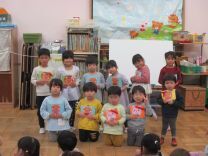 写真：3月生まれのお友だち