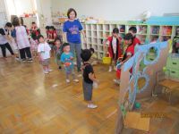 的あてに並んでいる写真です。