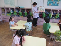 写真：とうもろこし皮むき