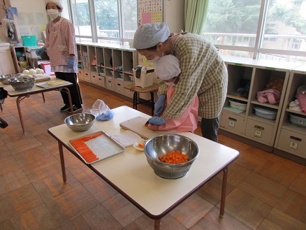 調理活動の様子の写真