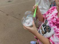 写真:シャボン玉あそび4