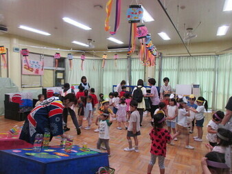 各コーナで遊んでいる様子の写真