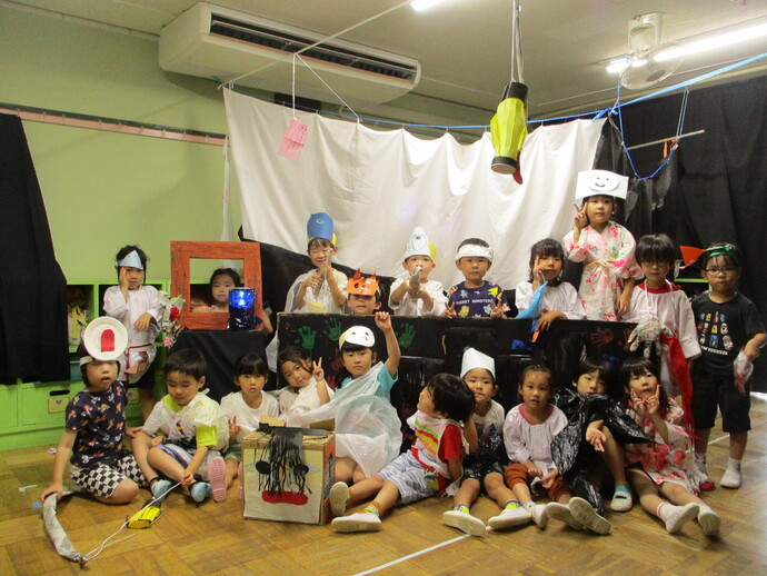 5歳児のお化け屋敷の集合写真