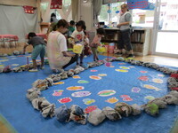 魚つりをしている様子1