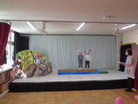 2歳劇の練習の写真