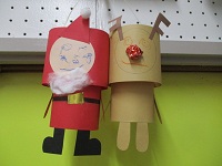 2歳児サンタとトナカイの立体作品の写真