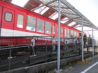 電車の見学に行く様子の写真