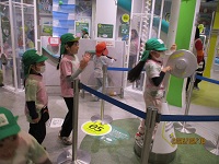 ボール遊びをしている様子の写真