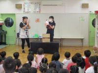 色水遊びの写真です。