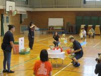 運動会親子0歳児親子の出し物の写真です。