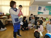 写真：1歳児のお面