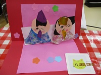 5歳児の飛び出すお雛様の写真