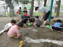 写真：泥んこ遊び10