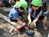 写真：泥んこ遊び11