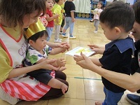 写真；誕生会の様子3