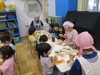 写真：カレーパーティーの様子8