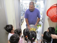 写真：じゃがいも洗いの様子3